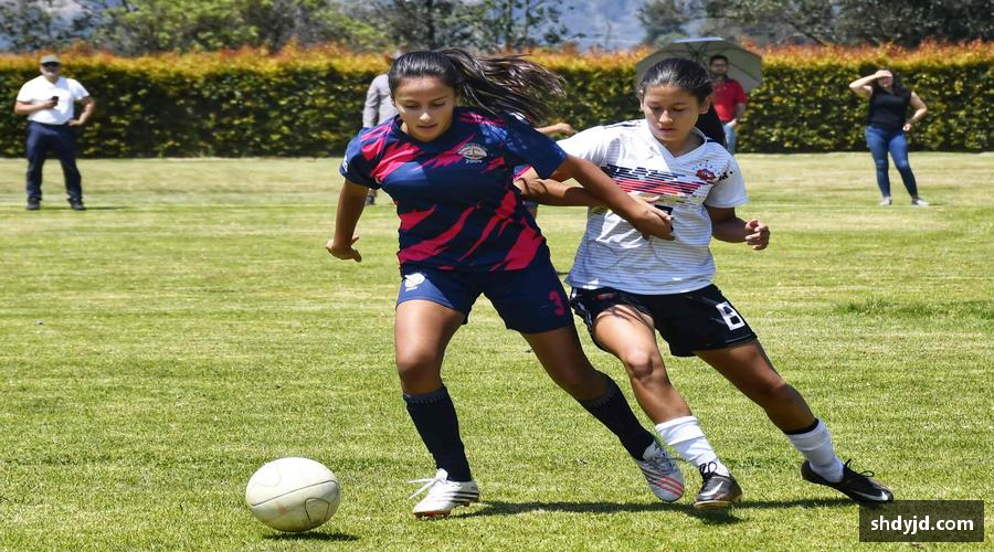 熊猫体育直播👟限量潮品，个性定制，做最耀眼的运动达人！🌟